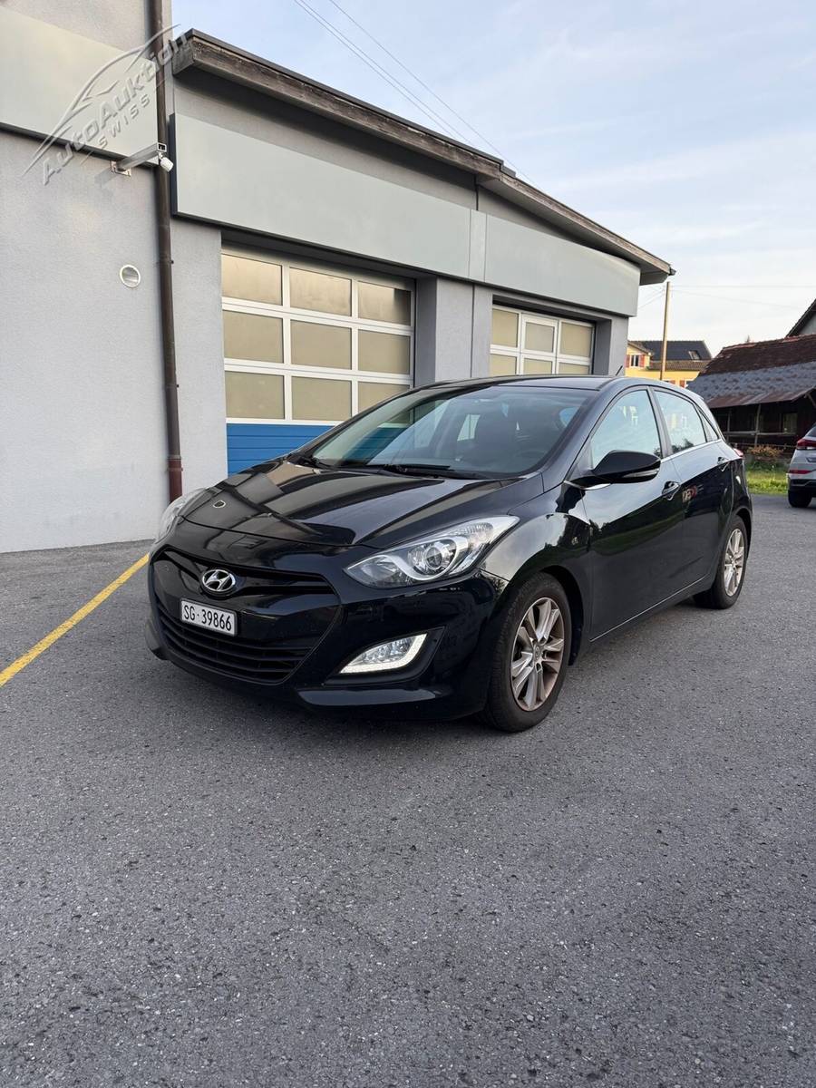HYUNDAI i30