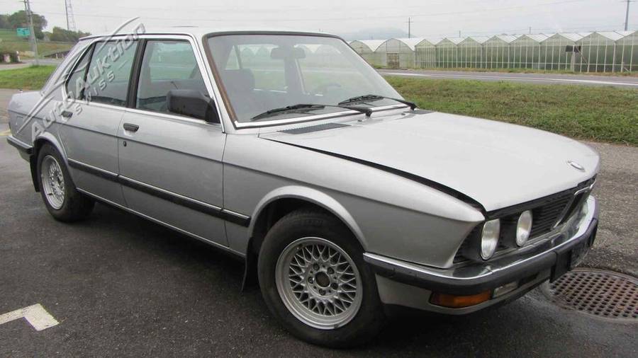 BMW 525E A