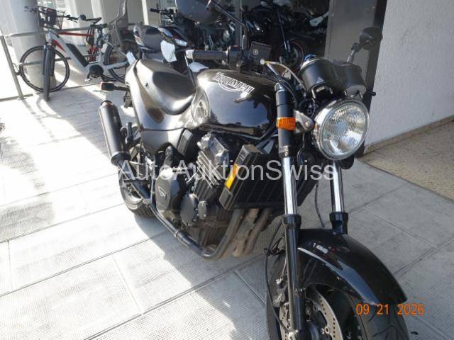 Triumph Speed Triple 900