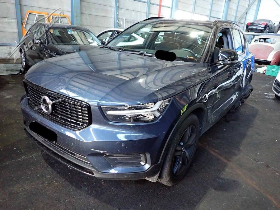 VOLVO XC40 B4 B AWD MOMENTUM
