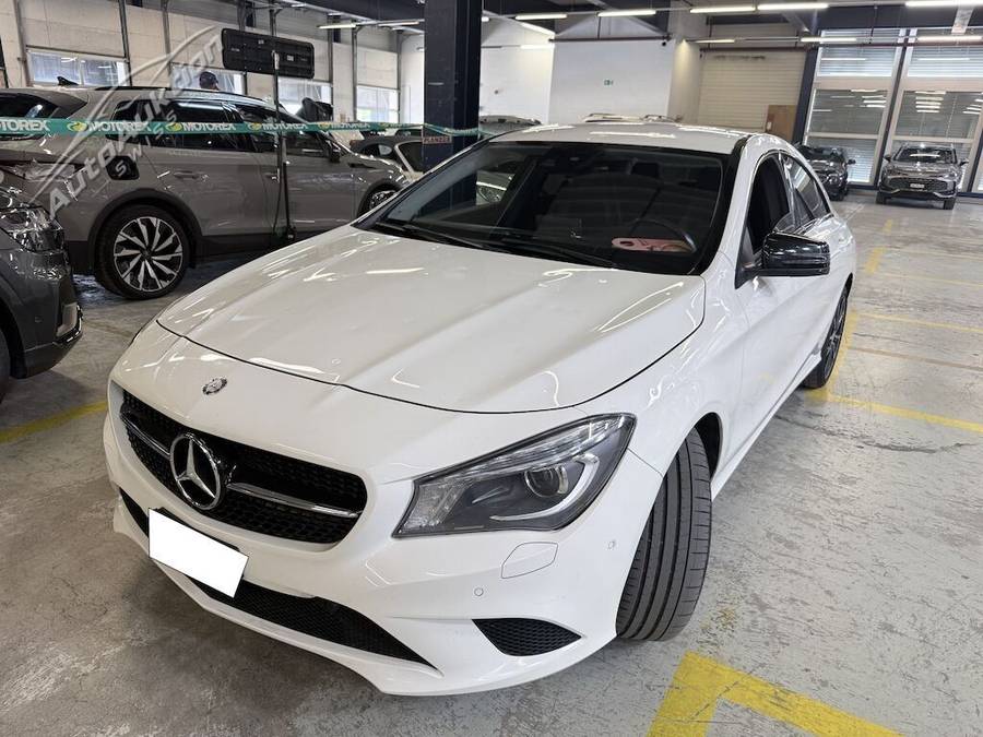 Mercedes-Benz CLA 200