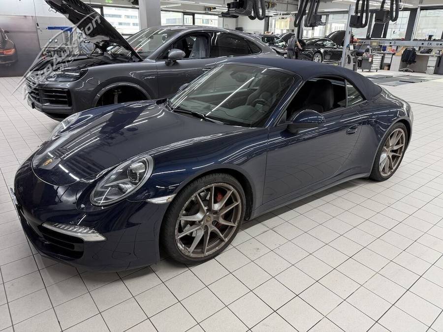 Porsche 911 Carrera 4S Cabriolet