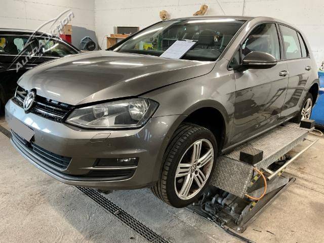 VW Golf VII Berline (5G1/BE1)(09. Confortline BMT