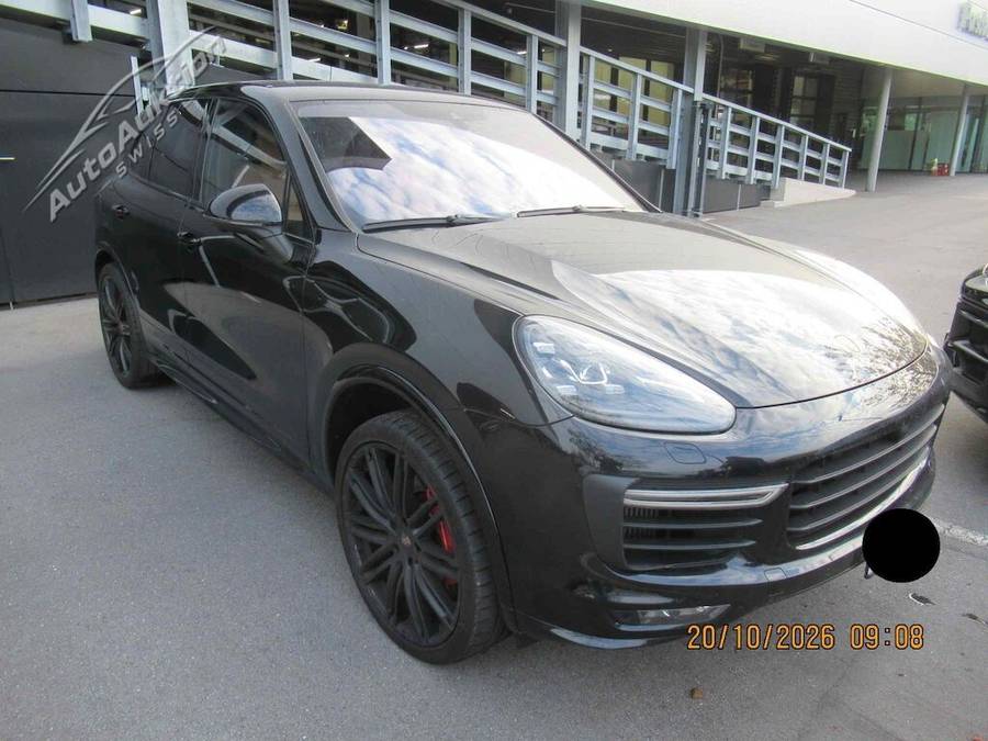 PORSCHE CAYENNE GTS