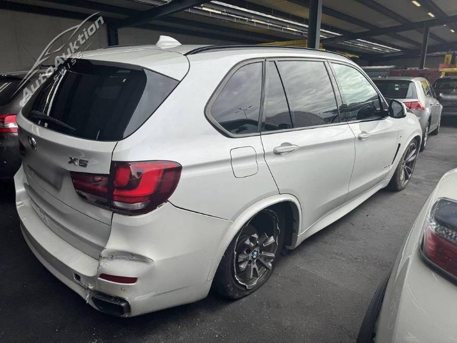 BMW X5 F15 40d xDrive SAG, 313 PS