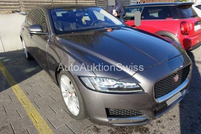Jaguar XF 2.0 D 180 Pure
