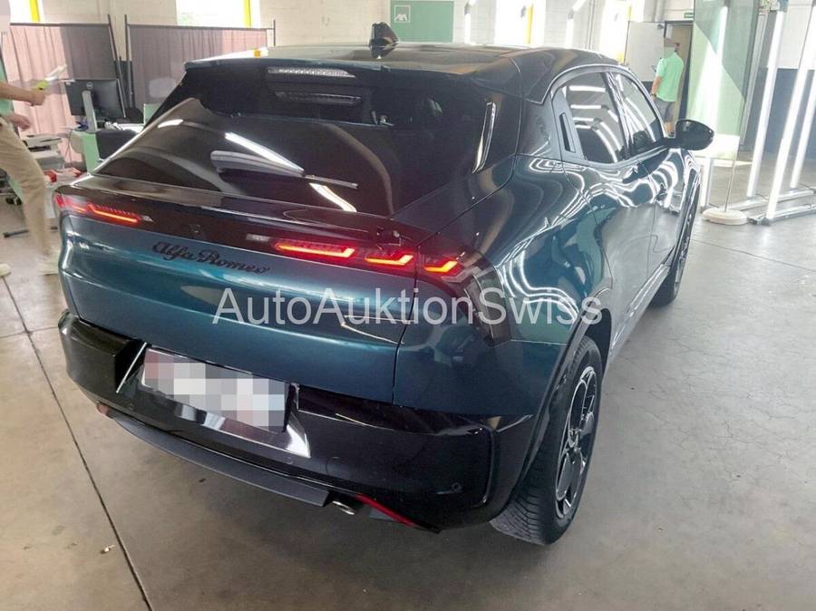 Alfa Romeo Junior 1.2 Ibrida Q4, 136 PS