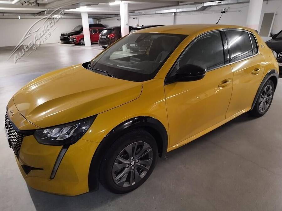 PEUGEOT e- 208