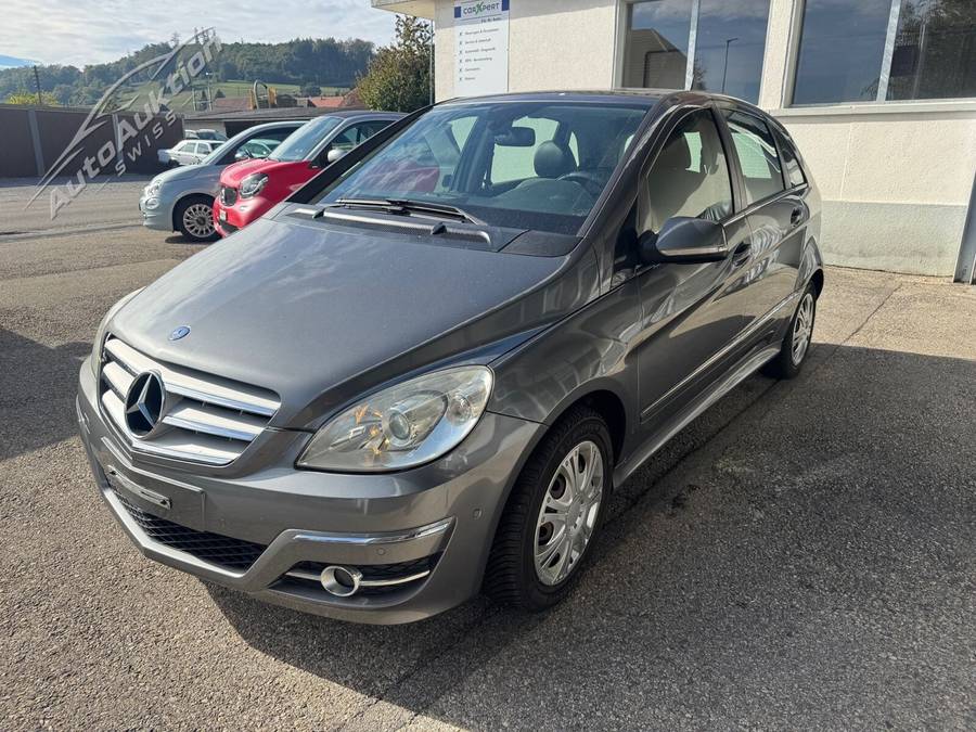 MERCEDES-BENZ B 200