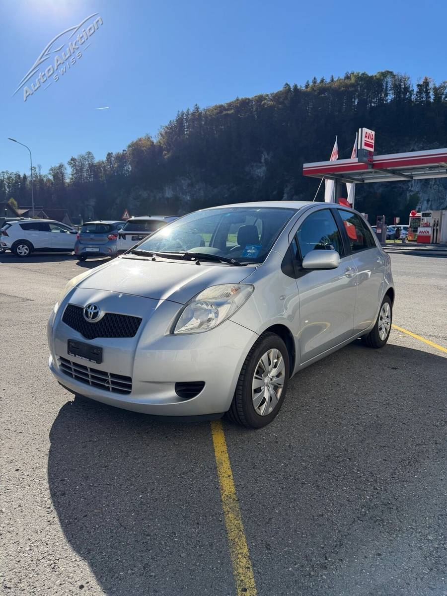 TOYOTA Yaris 1.3