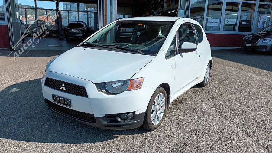 MITSUBISHI Colt