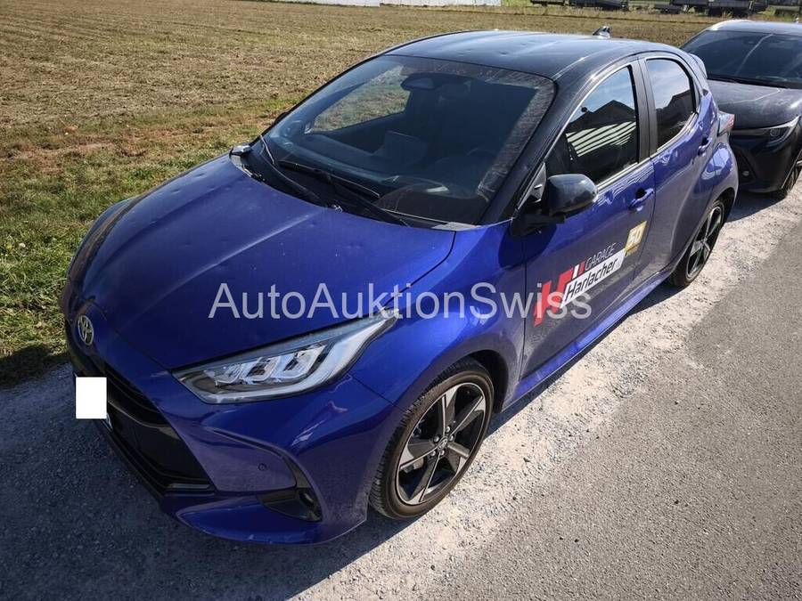 TOYOTA Yaris 1.5 Premium e-CVT