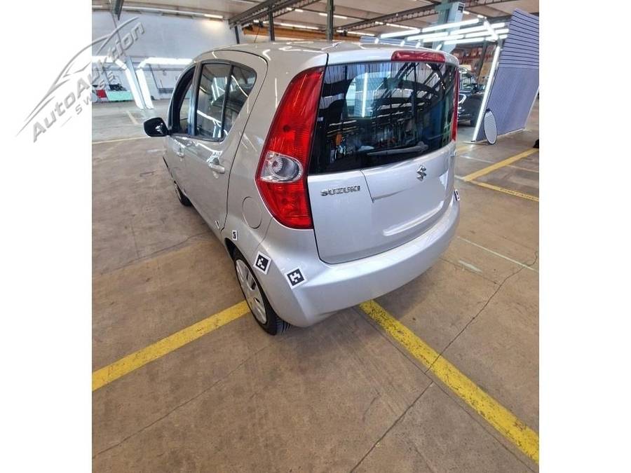 Suzuki Splash 1.0i 1.0, 64 PS
