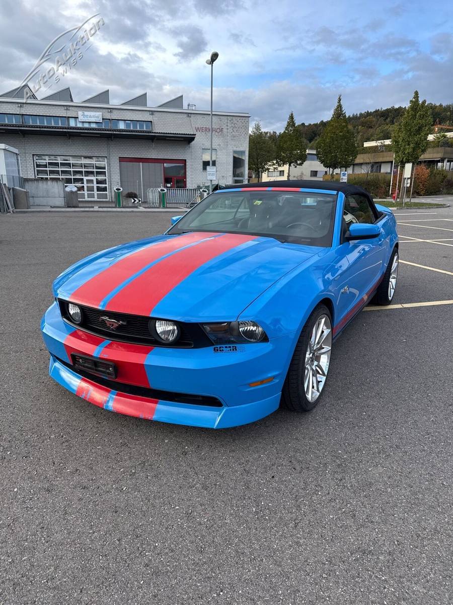 FORD MUSTANG