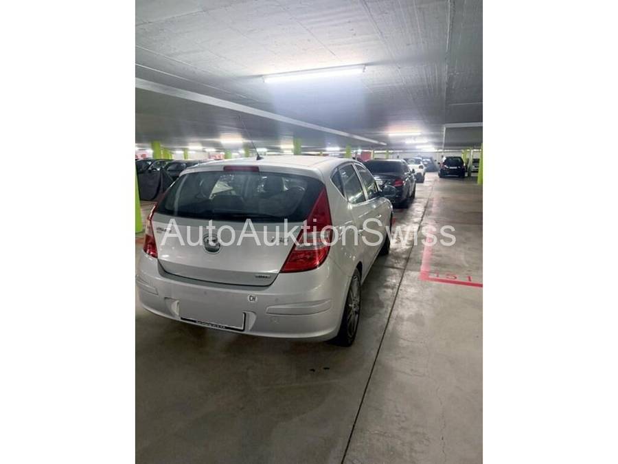HYUNDAI i30 2.0, 143 PS