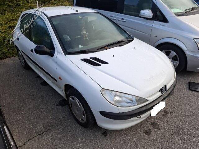 PEUGEOT 206 1.4 XT