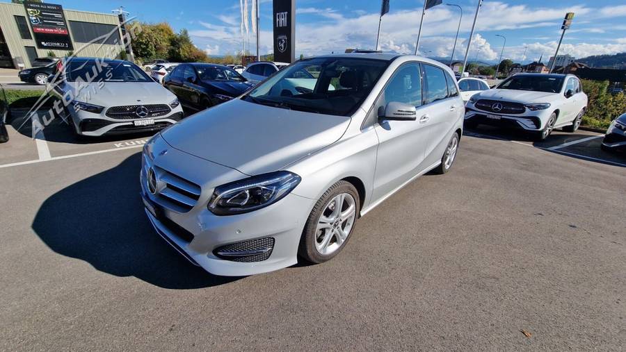 MERCEDES-BENZ B 180