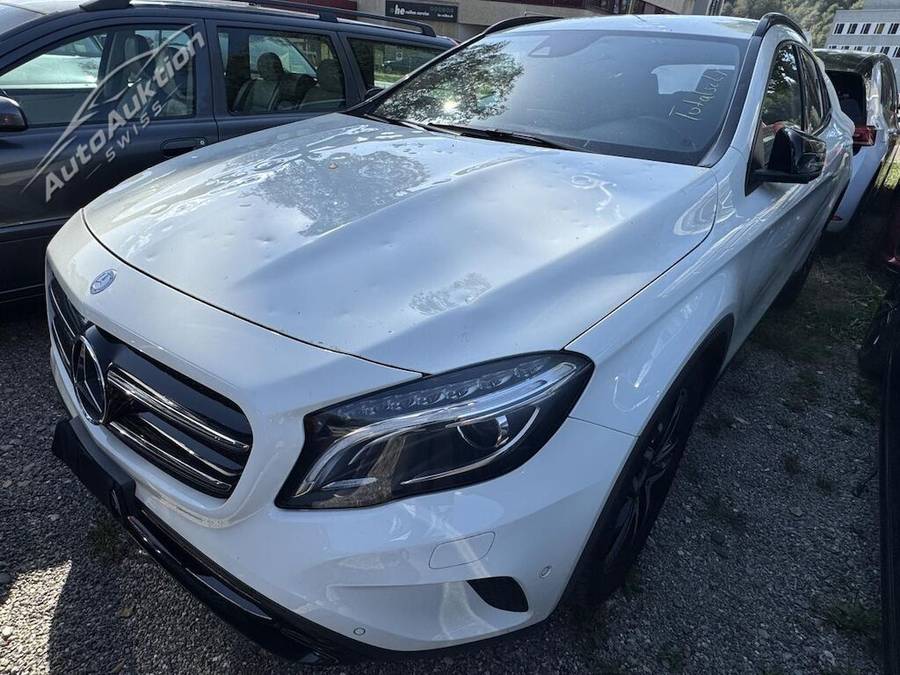 Mercedes-Benz GLA 200