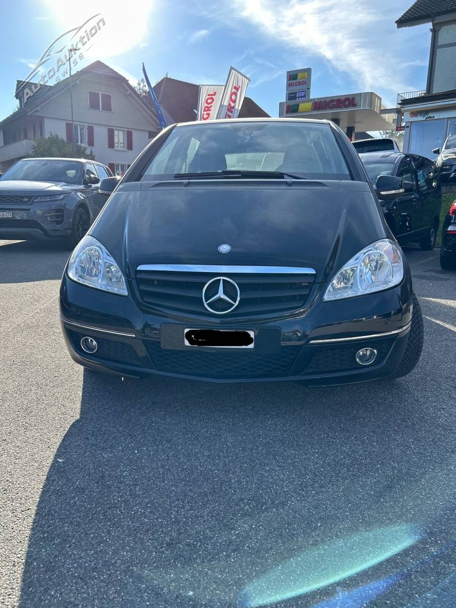 MERCEDES-BENZ A 180
