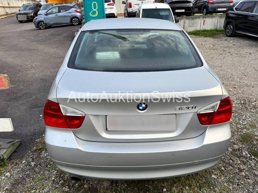 BMW 320i, 150 PS