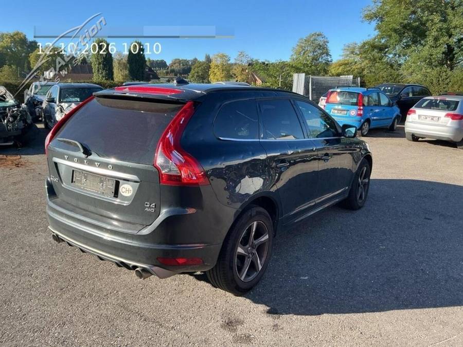 VOLVO XC60 D4 AWD Momentum R, 181 PS
