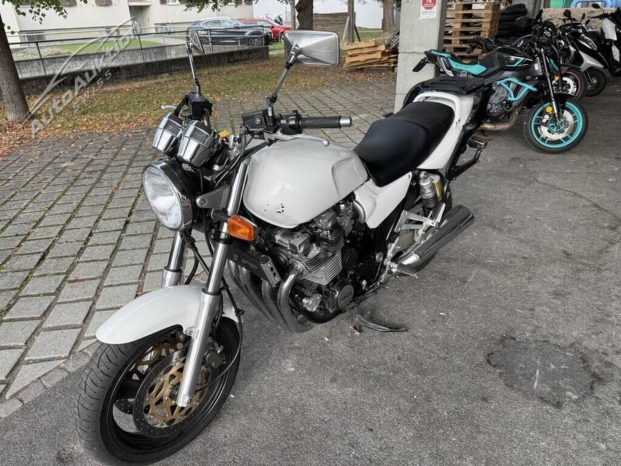 Yamaha XJR 1200