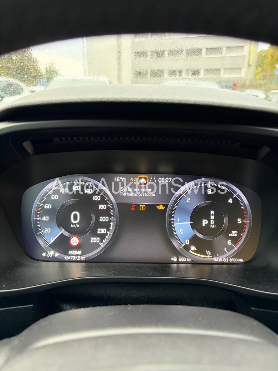 VOLVO XC40 D3 AWD
