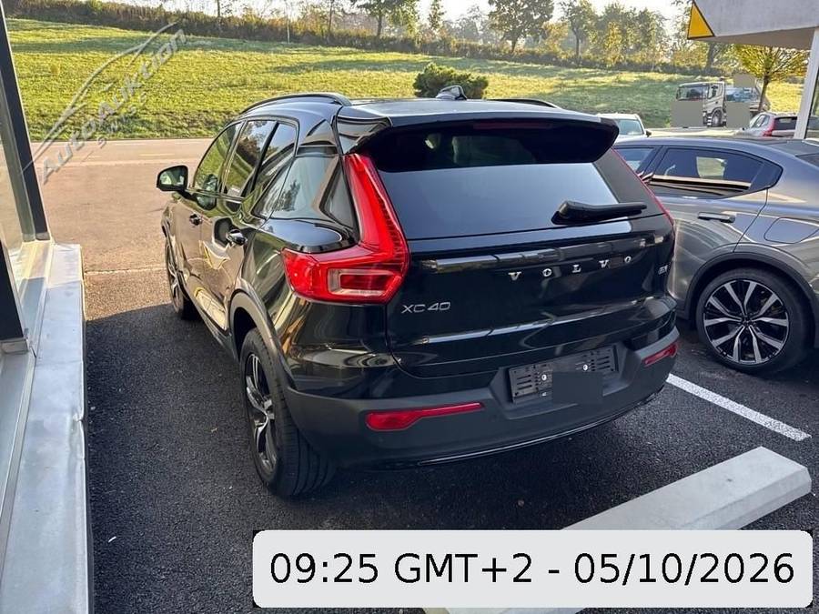 Volvo XC40 2.0 B3 MH Plus Dark, 163 PS