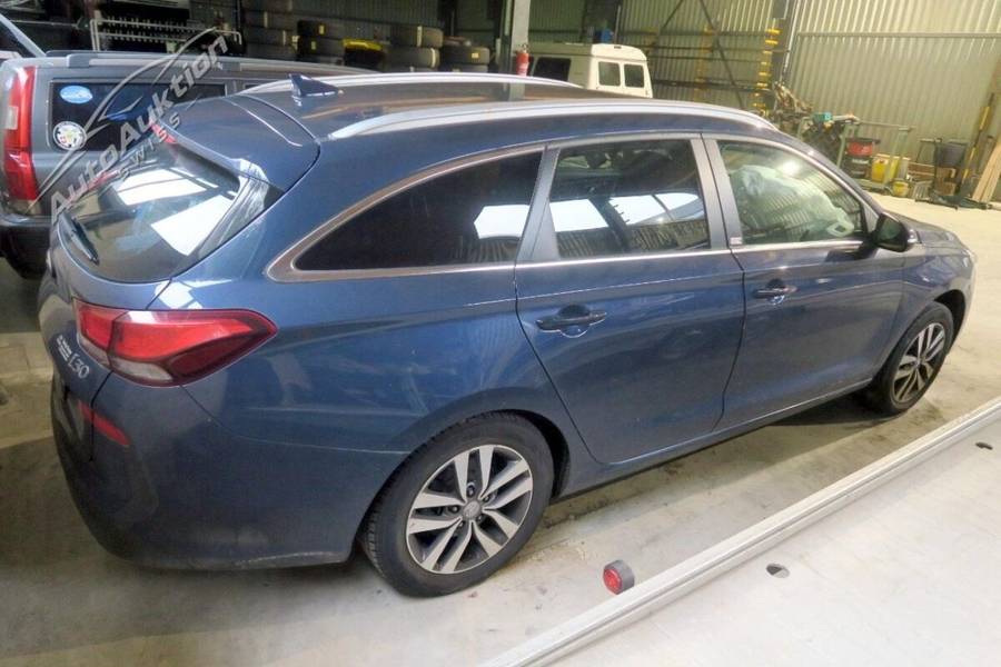 HYUNDAI i30 1.4 T-GDi Amplia, 140 PS