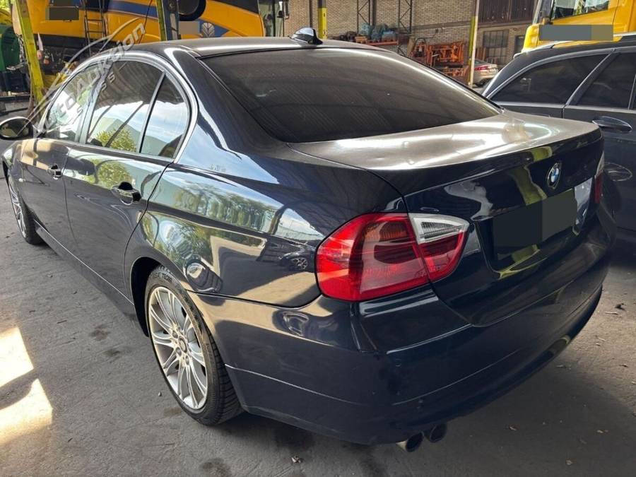 BMW 3er Reihe E90 325i, 218 PS