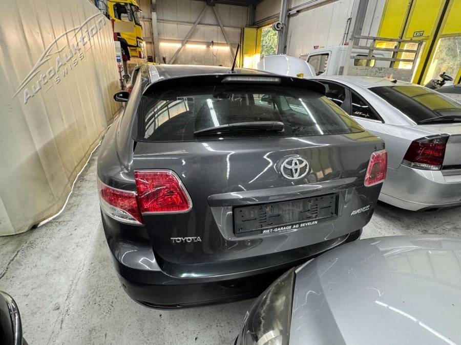 Toyota Avensis 2.0, 152 PS